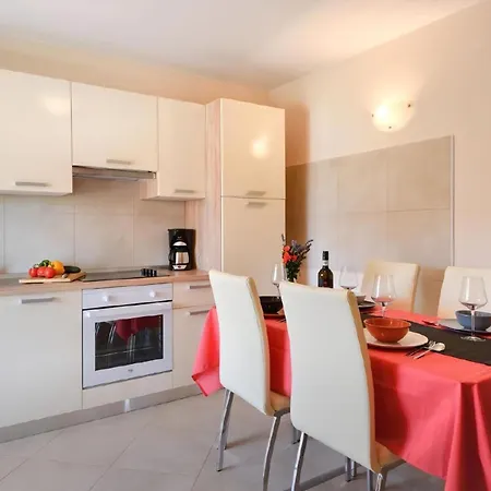 Paradiso 2 Mit Pool , Garten, Liegen * بوريتش